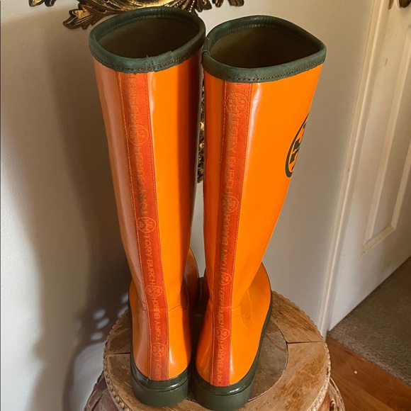 Super Rare Tory Burch Rain Boots Size 8.5 Orange Green - Picture 6 of 10
